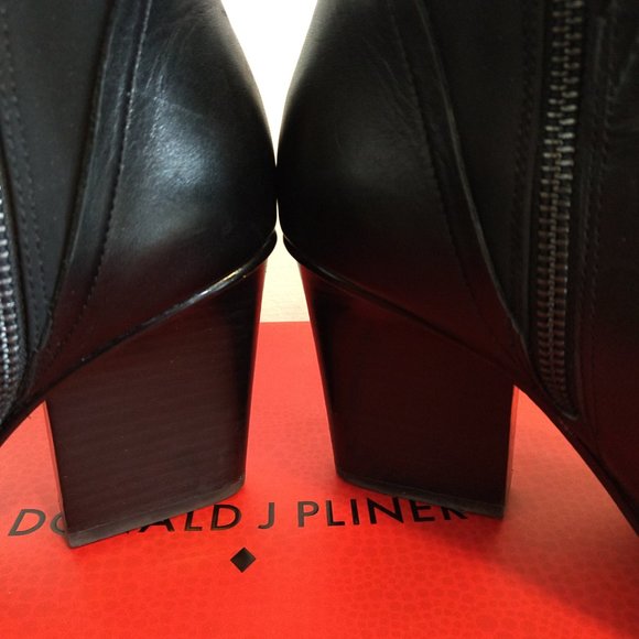 Donald J. Pliner "Vaughn W-5" Black Water Snake Leather Boot Size 8 - Picture 7 of 16